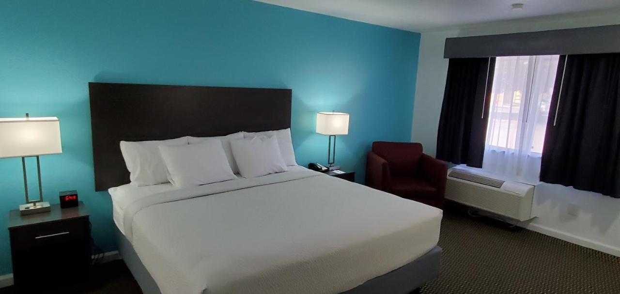 Travelodge By Wyndham Livonia Canton Novi Detroit Area Ngoại thất bức ảnh